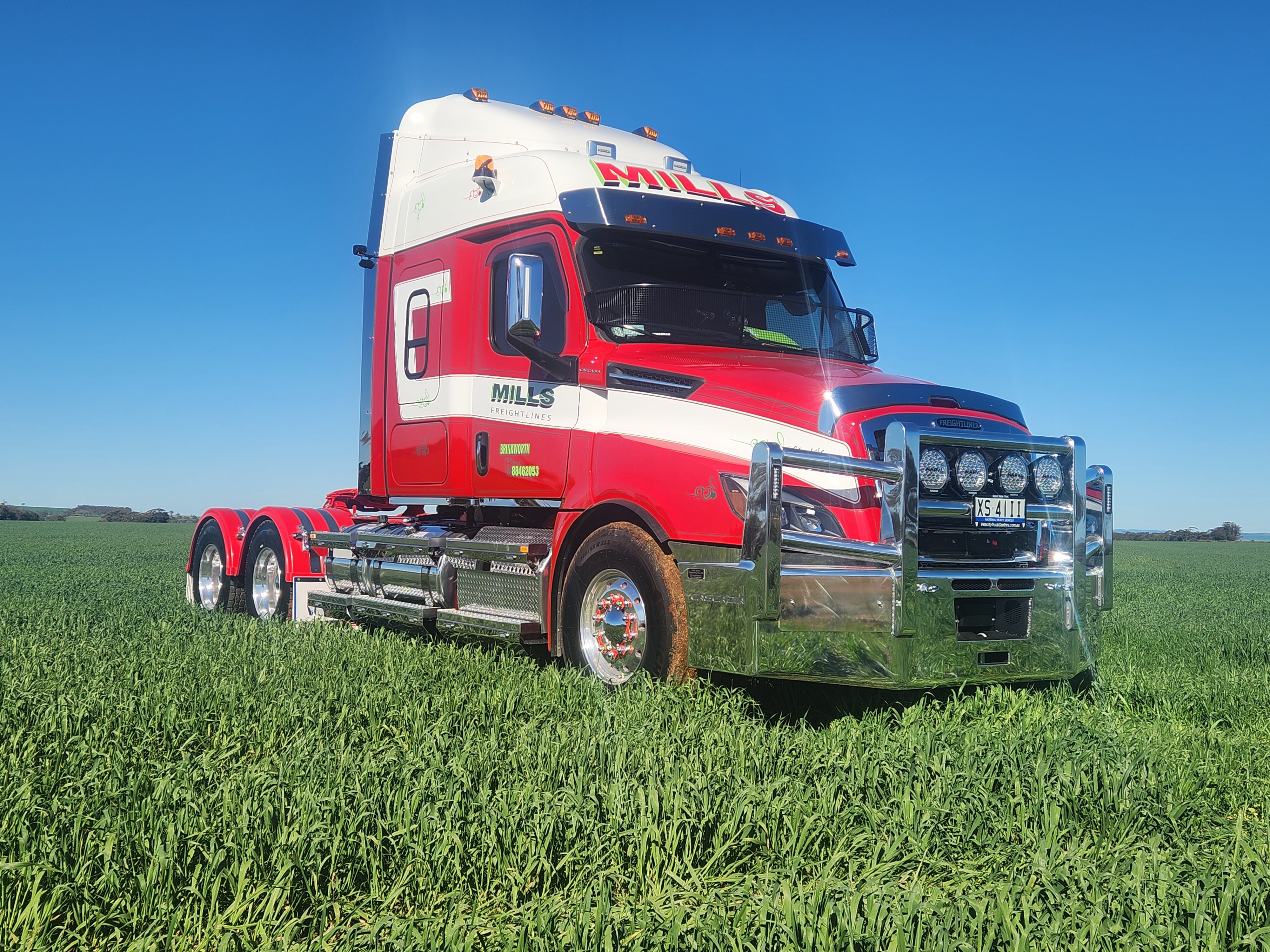 Freightliner Cascadia 126 - DD16 @ 600HP with a DT12 AMT transmission