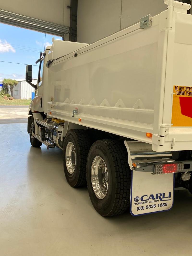 2023 Freightliner Cascadia 116 Tipper 