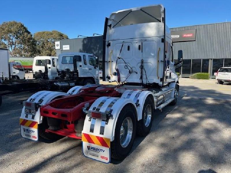 2023 Freightliner Cascadia 116 White