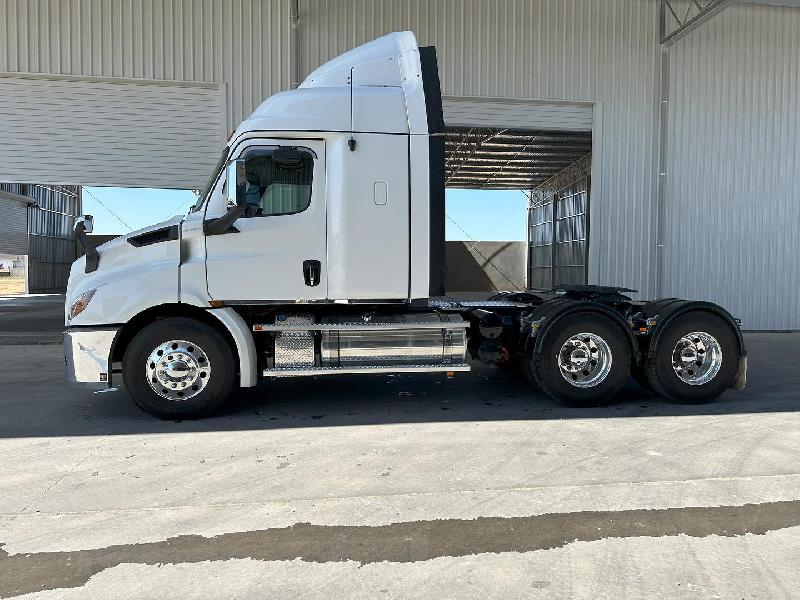 2023 Freightliner Cascadia 116 