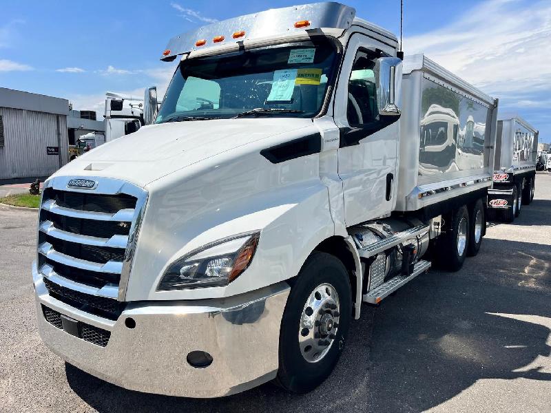 2023 Freightliner Cascadia 116 Tipper 