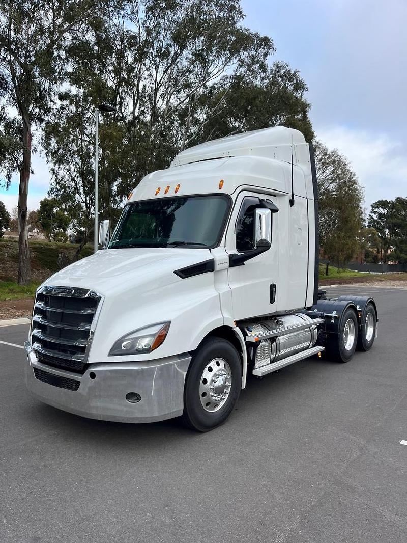 2023 Freightliner Cascadia 116 