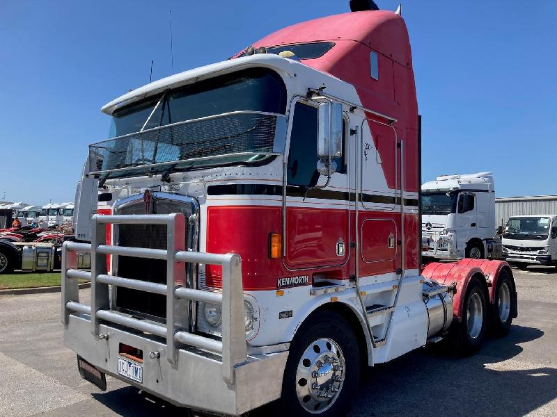 2002 Kenworth K104 Aerodyne 