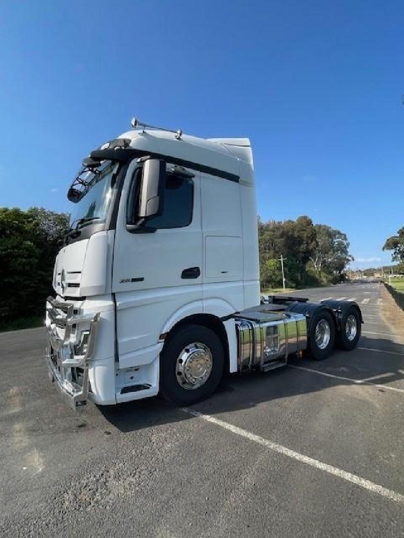 2023 Mercedes Benz 2663 L cab 