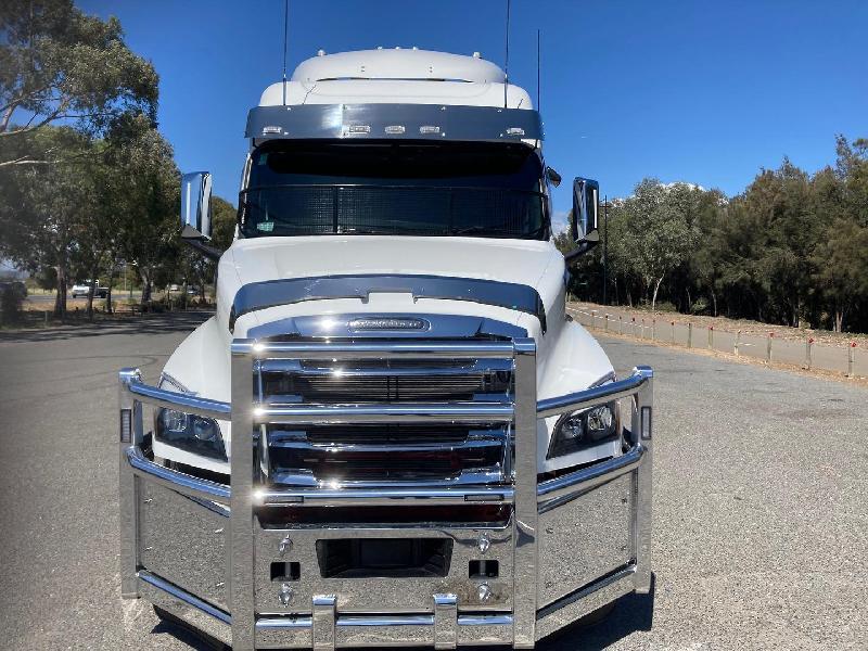 2023 Freightliner Cascadia 126 