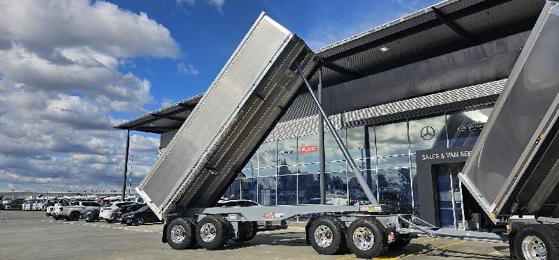 2023 Freightliner Cascadia 116 Tipper 