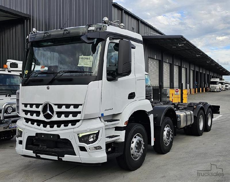 2023 Mercedes-Benz Arocs 3243