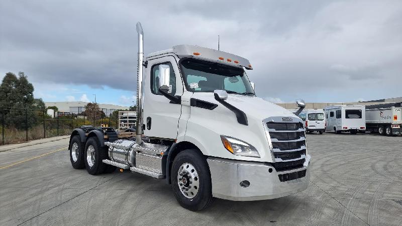 2024 Freightliner Cascadia 116 Tipper