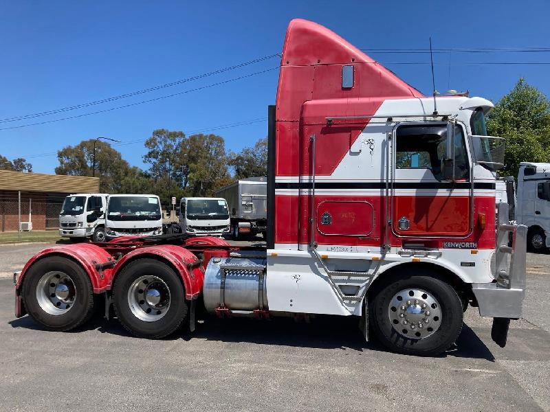 2002 Kenworth K104 Aerodyne 