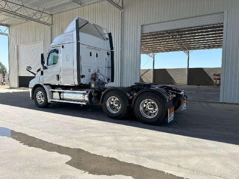 2023 Freightliner Cascadia 116 