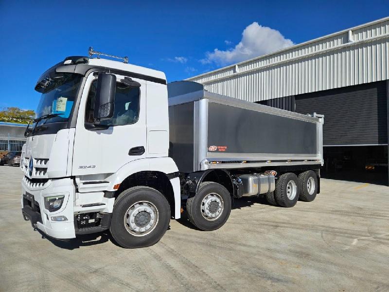 2023 Mercedes-Benz Arocs 3243 