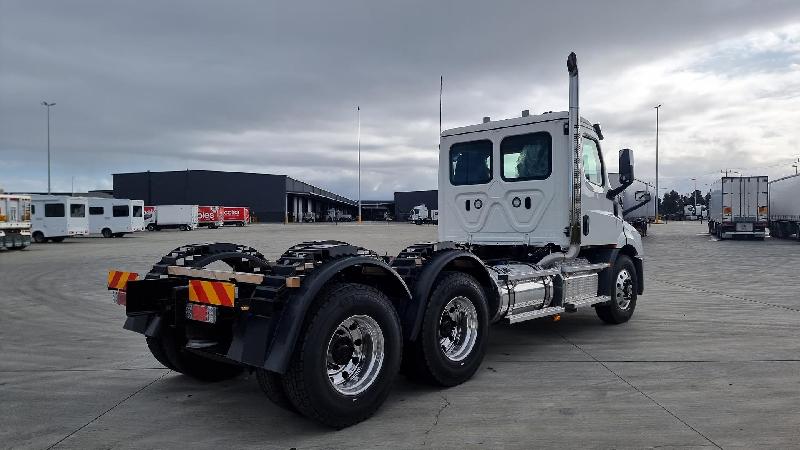 2024 Freightliner Cascadia 116 Tipper 