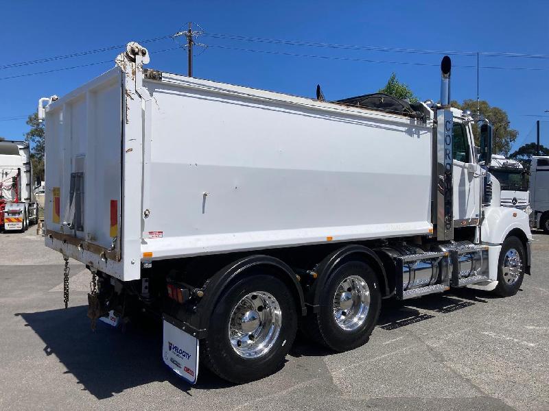 2013 Freightliner Coronado 114 