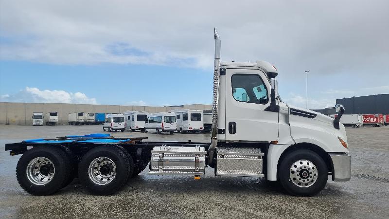 2024 Freightliner Cascadia 126 Tipper 