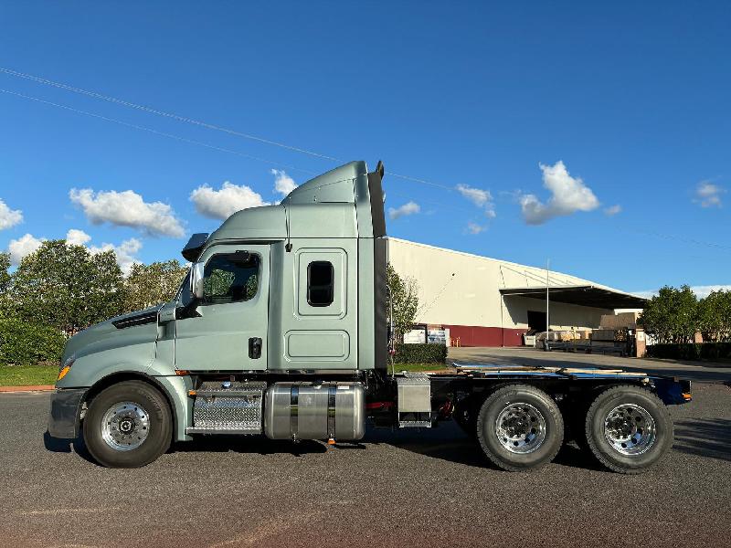 2023 Freightliner Cascadia 126 