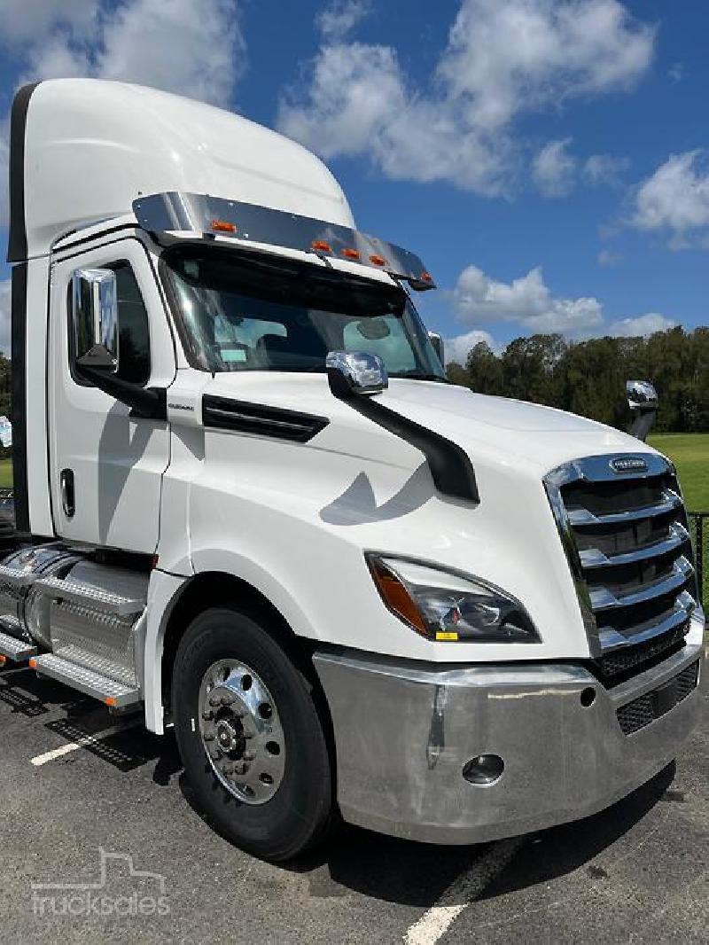 2023 Freightliner Cascadia 126 