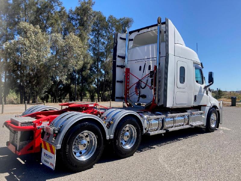 2023 Freightliner Cascadia 126 