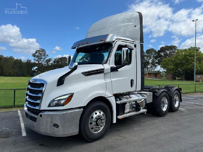 2023 Freightliner Cascadia 126 