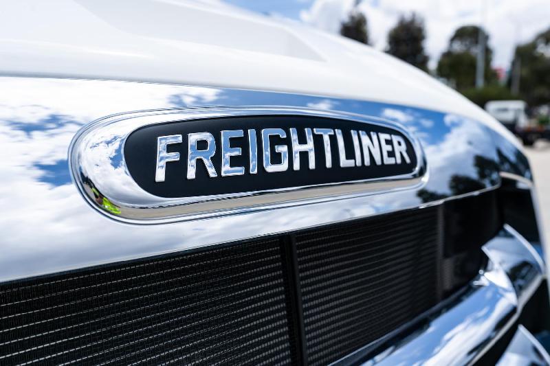 2023 Freightliner Cascadia 126 