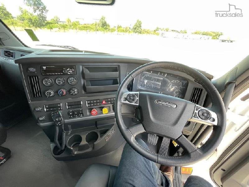 2023 Freightliner Cascadia 116 