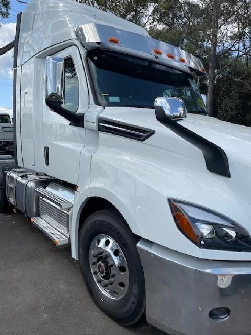 2023 Freightliner Cascadia 126 126 