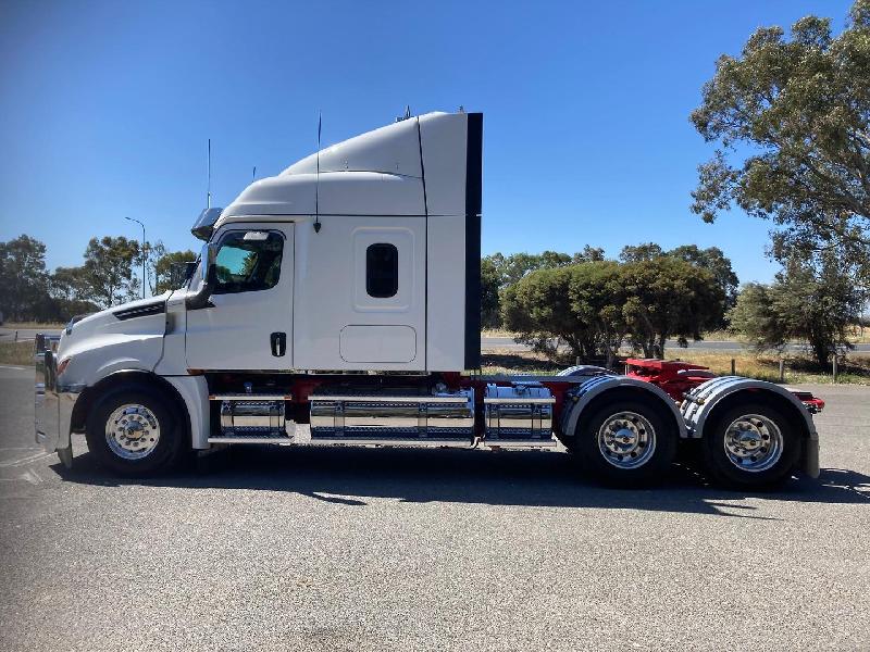 2023 Freightliner Cascadia 126 