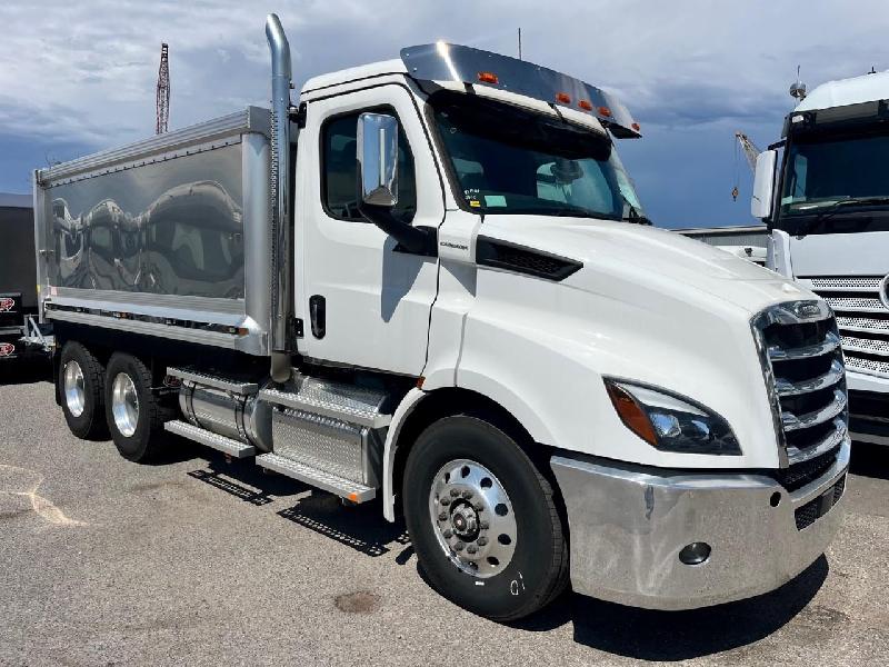 2023 Freightliner Cascadia 116 Tipper 