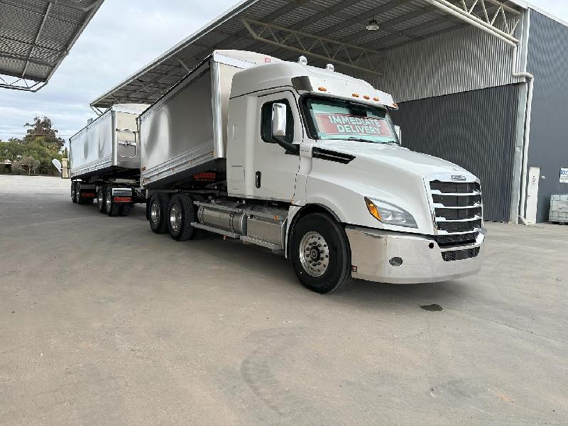 2023 Freightliner Cascadia 126 Tipper 