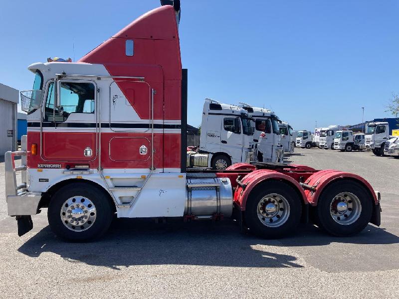 2002 Kenworth K104 Aerodyne 