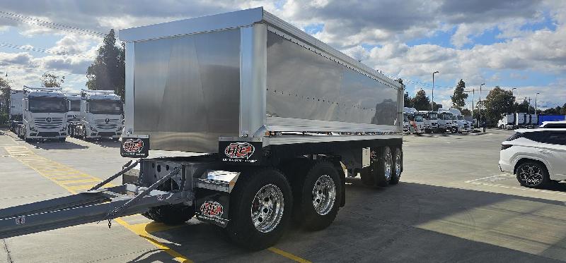 2023 Freightliner Cascadia 116 Tipper 