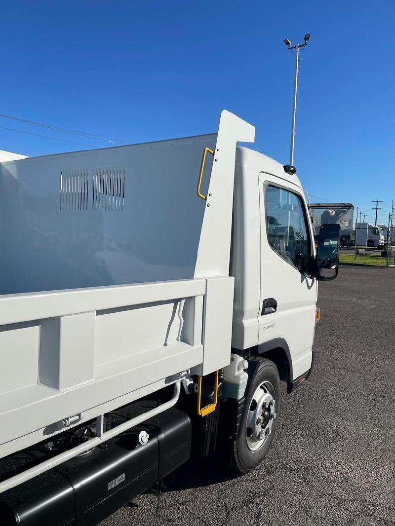 2024 Fuso Canter 815 