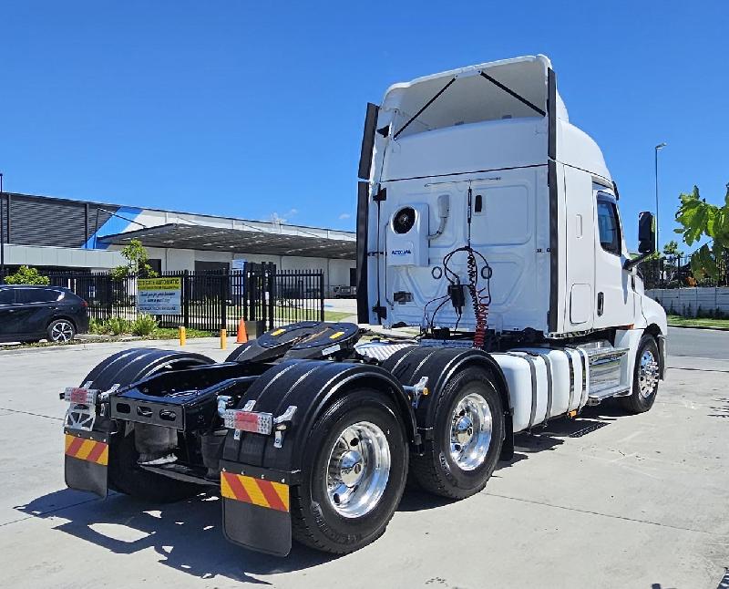 2022 Freightliner Cascadia 126 