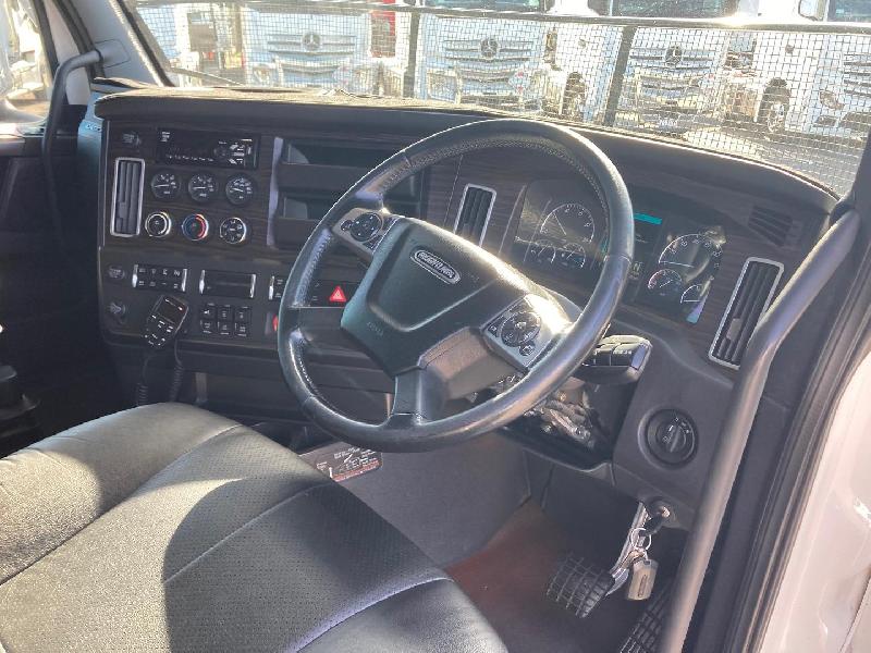 2021 Freightliner Cascadia 126 