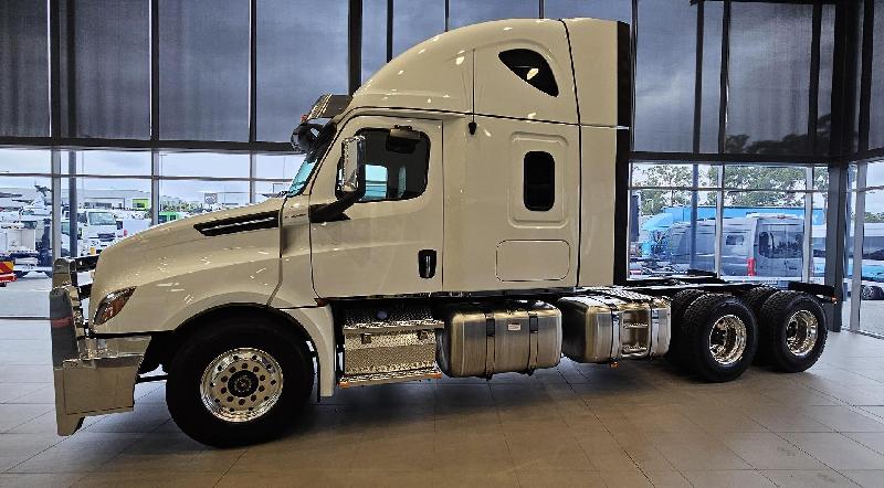 2023 Freightliner Cascadia 126 