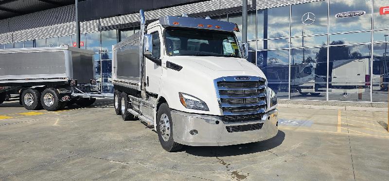 2023 Freightliner Cascadia 116 Tipper 