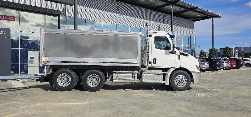 2023 Freightliner Cascadia 116 Tipper 