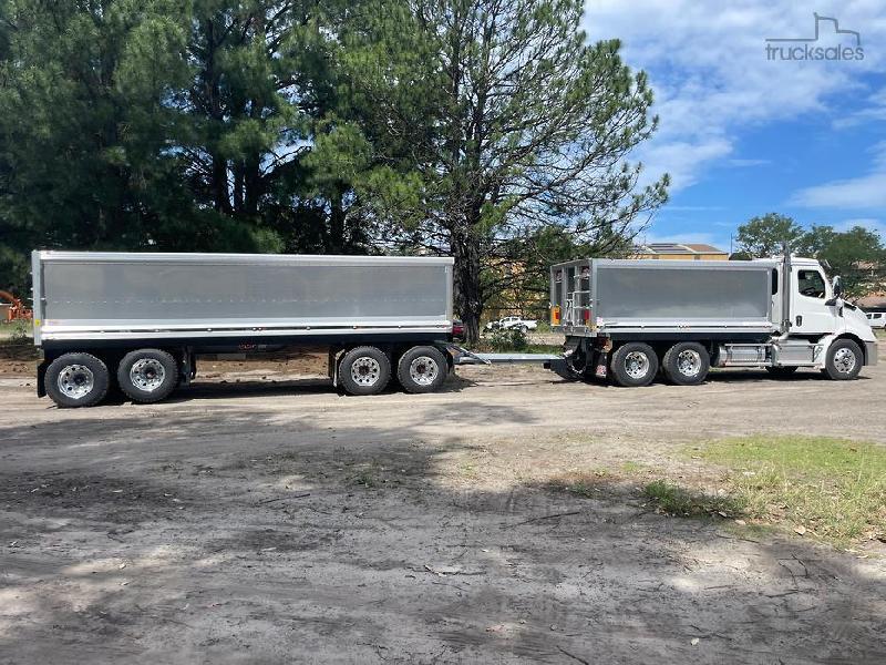 2023 Freightliner Cascadia 116 Tipper 