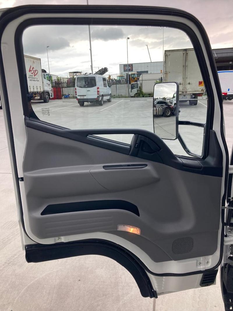 2023 Fuso Canter 515 