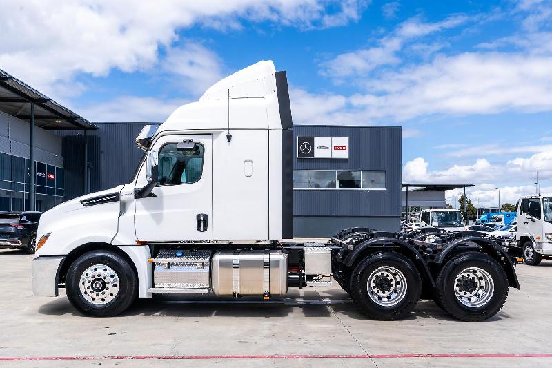 2023 Freightliner Cascadia 126 