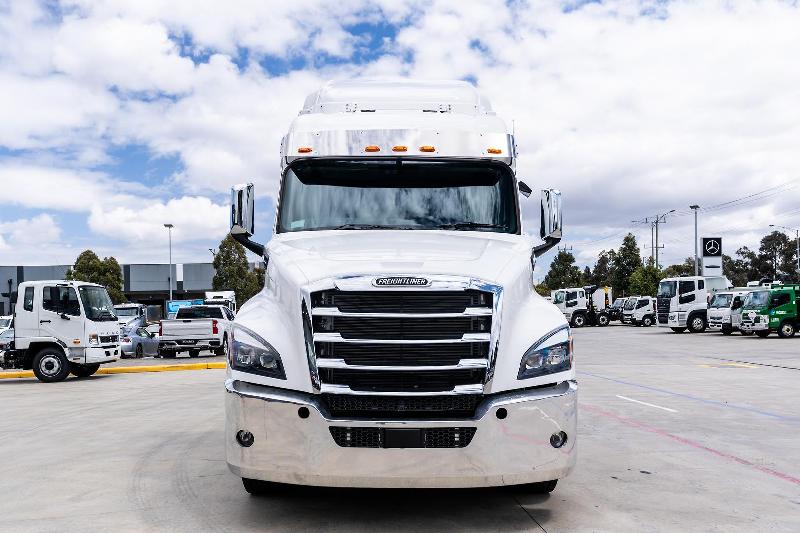 2023 Freightliner Cascadia 126 