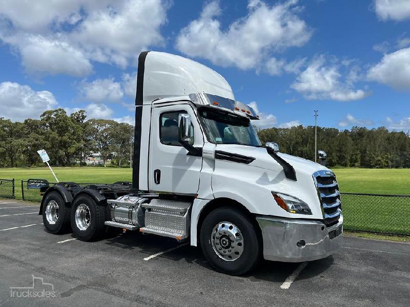 2023 Freightliner Cascadia 126 