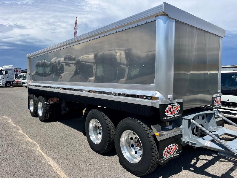 2023 Freightliner Cascadia 116 Tipper 