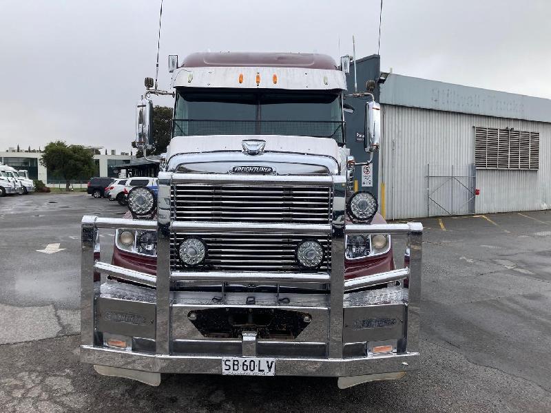 2015 Freightliner Coronado 122 