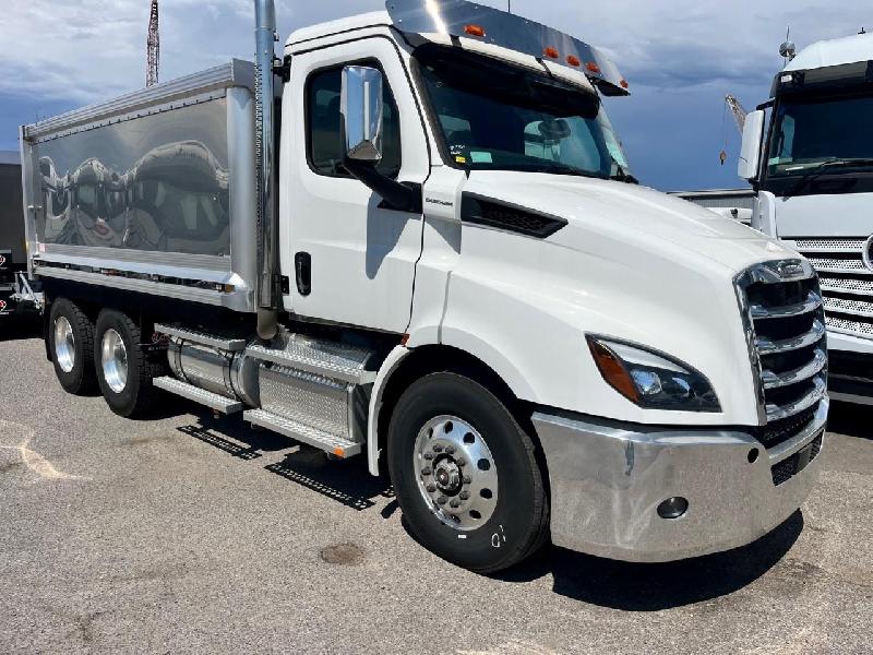 2023 Freightliner Cascadia 116 Tipper 