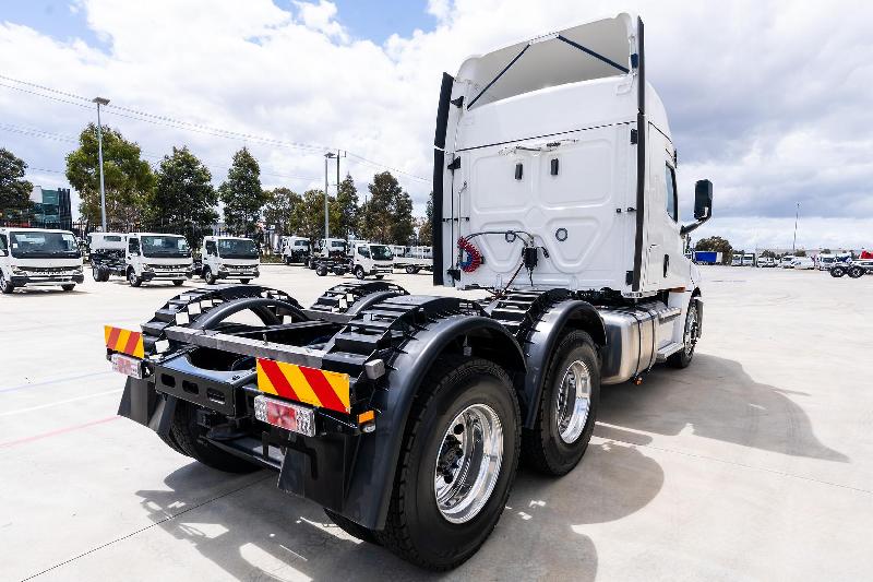 2023 Freightliner Cascadia 126 