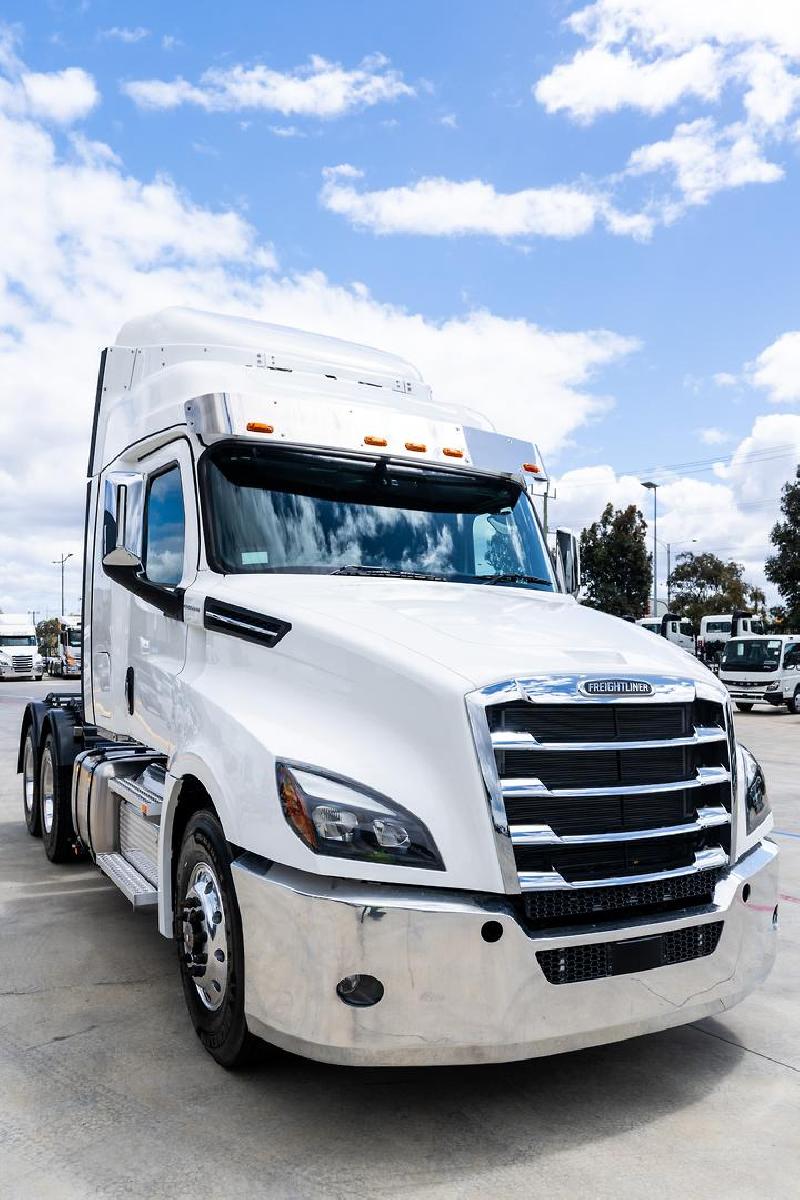 2023 Freightliner Cascadia 126 