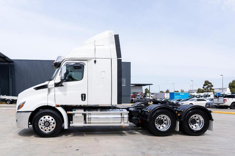 2023 Freightliner Cascadia 116 