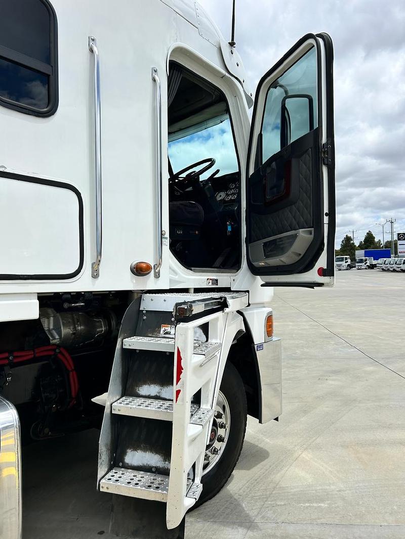 2020 Freightliner Argosy 