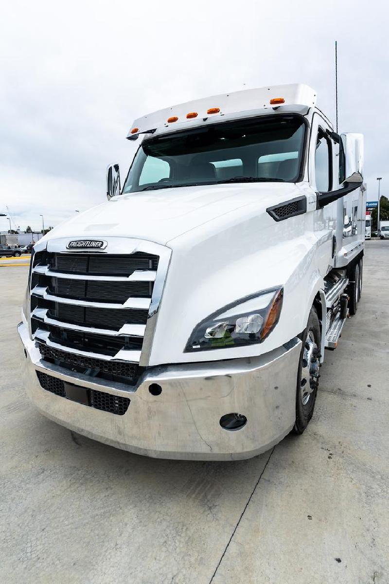 2023 Freightliner Cascadia 116 Tipper 