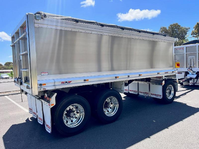 2023 Freightliner Cascadia 116 Tipper 